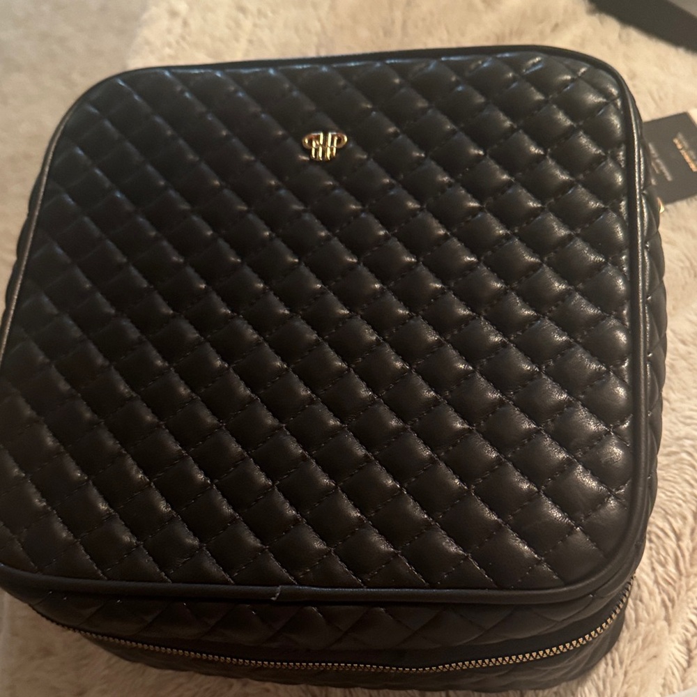 NWT Mini Diva makeup Case